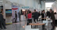 In der Foyer-Ausstellung waren mehr als 40 Industrieunternehmen mit Info-Ständen vertreten.
