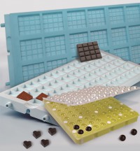 Brunner is specialized in the production of 
customized chocolate moulds. The picture 
shows different types of moulds.