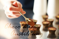 Ab Sommer 2018 bietet die ZDS erstmalig eine Weiterbildung zum Chocolatier an. (Bild: Fotolia).
