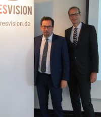 Giving information about the company:
Antares Vision CEO Emidio Zorzella (left)
and Dirk Hendrik Kneusels, Branch Director Germany.